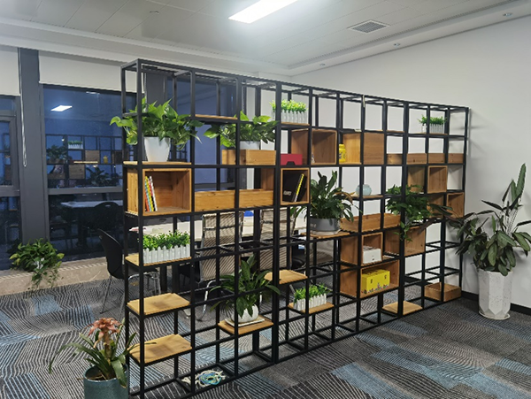 亞泰光電內窺鏡在該機械設備公司演示、交流,圖為該客戶辦公現場